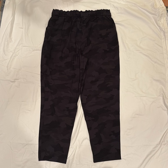 Lululemon camo pants with pockets - Picture 3 of 5